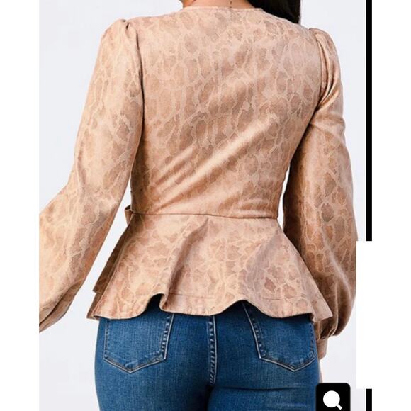 Privy Womens/Teen Ruffled Peplum Shaket Faux Pink Suede Snakeskin Size Medium - Picture 9 of 10